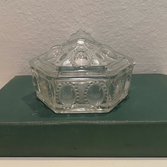 L.E. Smith Other - Vintage L.E. Smith Victorian Beaded Glass Hexagonal Trinket Box